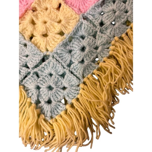 Vintage Handmade Crochet Girls Poncho 2T–4T? Pastel Granny Square Fringe - Picture 6 of 9